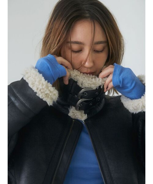 Ungrid(アングリッド)の「フェイクムートンボアブルゾン(ブルゾン・レディース・ブラック/ダークブラウン・SMALL/MEDIUM)」の12枚目の写真