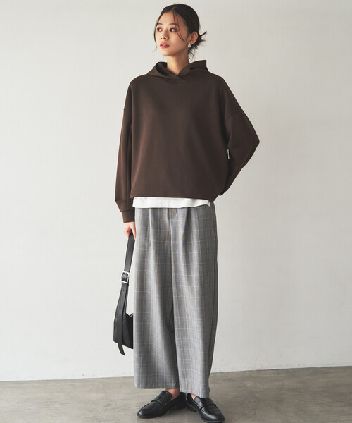 COMME CA MODELS(コムサモデルズ)の「【美しいベーシックパンツ】ポリエステルレーヨン ストレッチワイドパンツ(その他パンツ・レディース・チャコールグレー/グレー系その他/ライトグレー/ブラック・X-SMALL/X-LARGE/LARGE/MEDIUM/SMALL)」の5枚目の写真