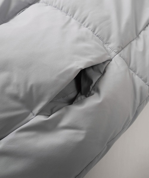 make a ray!（メイク ア レイ！）の「ルーズシルエット スタンドカラーデザイン 中綿パファージャケット/ダウンジャケット（ダウンジャケット/コート・メンズ・ブラック/アイボリー/グレー・M/L/XL）」の7枚目の写真