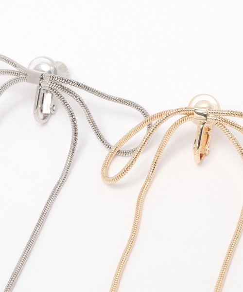 LAKOLE（ラコレ）の「スネークリボンイヤリング / 146348（イヤリング・レディース・その他2/その他1・FREE）」の3枚目の写真