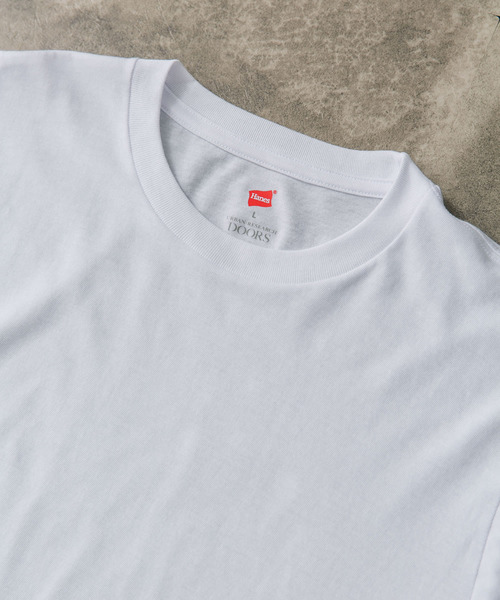 URBAN RESEARCH DOORS（アーバンリサーチドアーズ）の「『別注』Hanes×DOORS　2P DOORS Fit Long-Sleeve T-shirts2（Tシャツ/カットソー・メンズ・ホワイト・MEDIUM/LARGE/X-LARGE）」の3枚目の写真