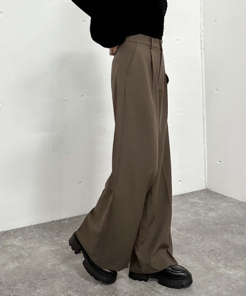 archives（アルシーヴ）の「ポイントチャームタックスラックス（スラックス・レディース・ブラック/ブラウン/グレー/ベージュ・MEDIUM）」の7枚目の写真