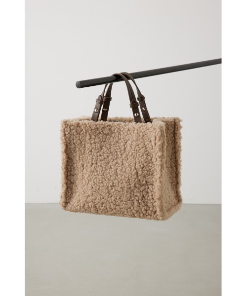 AZUL by moussy（アズールバイマウジー）の「ナローハンドルボアミニトートバッグ（トートバッグ・レディース・ベージュ/アイボリー/ブラック・FREE）」の3枚目の写真