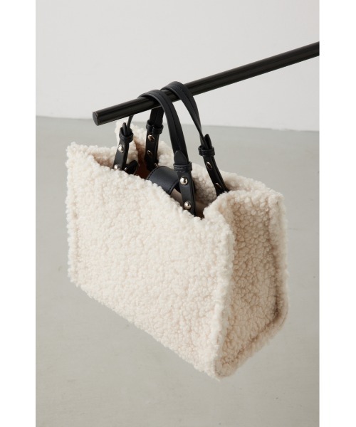 AZUL by moussy（アズールバイマウジー）の「ナローハンドルボアミニトートバッグ（トートバッグ・レディース・ベージュ/アイボリー/ブラック・FREE）」の7枚目の写真