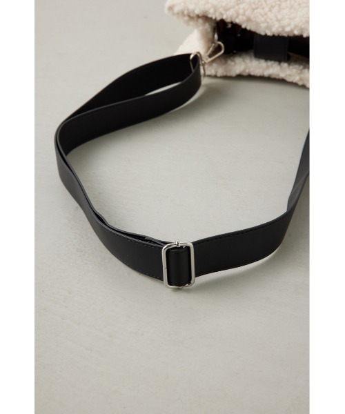 AZUL by moussy（アズールバイマウジー）の「ナローハンドルボアミニトートバッグ（トートバッグ・レディース・ベージュ/アイボリー/ブラック・FREE）」の10枚目の写真