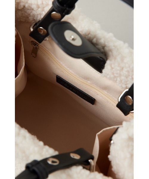 AZUL by moussy（アズールバイマウジー）の「ナローハンドルボアミニトートバッグ（トートバッグ・レディース・ベージュ/アイボリー/ブラック・FREE）」の12枚目の写真