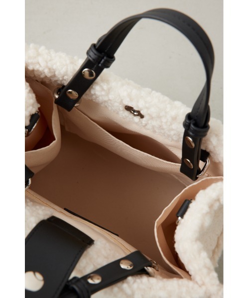 AZUL by moussy（アズールバイマウジー）の「ナローハンドルボアミニトートバッグ（トートバッグ・レディース・ベージュ/アイボリー/ブラック・FREE）」の15枚目の写真