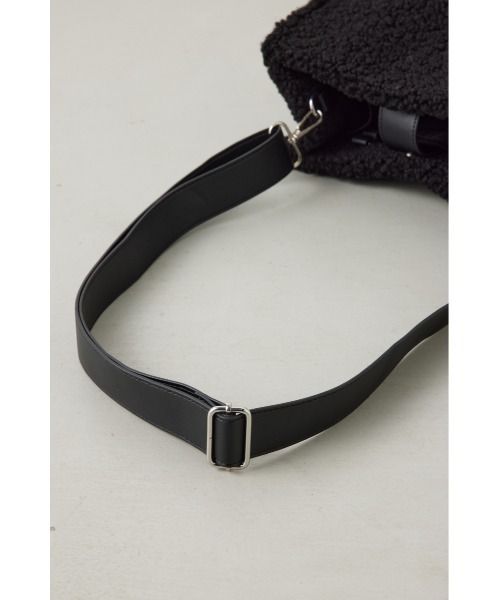 AZUL by moussy（アズールバイマウジー）の「ナローハンドルボアミニトートバッグ（トートバッグ・レディース・ベージュ/アイボリー/ブラック・FREE）」の22枚目の写真