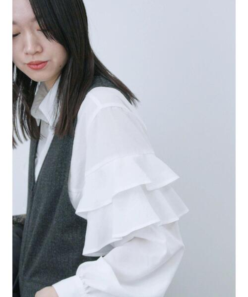 Samansa Mos2 blue（サマンサモスモスブルー）の「フリルシャツ（シャツ/ブラウス・レディース・オフホワイト/ブルー/ブラック・F）」の6枚目の写真