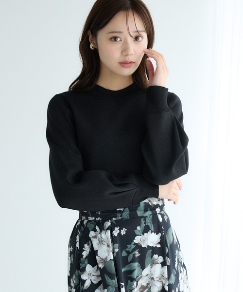 Andemiu（アンデミュウ）の「【WEB限定カラー】ソデボックスタックニット289949（ニット/セーター・レディース・イエロー/モカ/ブラック/アイボリー/ブラック系その他/グレー・FREE）」の2枚目の写真