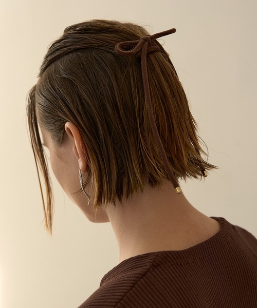 MIELI INVARIANT（ミエリインヴァリアント）の「Ribbon Tube Rubber（ヘアゴム・レディース・ブラウン/ブラック・FREE）」の4枚目の写真