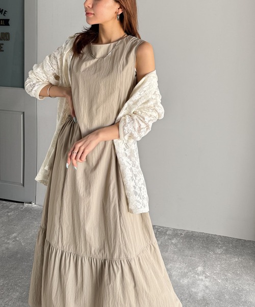 classicalelf(クラシカルエルフ)の「軽やかで上品なシルエット。軽量ストレッチサイドドロストノースリーブ裾切り替えワンピース(Aライン)(ワンピース・レディース・グレイッシュベージュ/ブラック・SMALL/MEDIUM/LARGE/X-LARGE)」の16枚目の写真