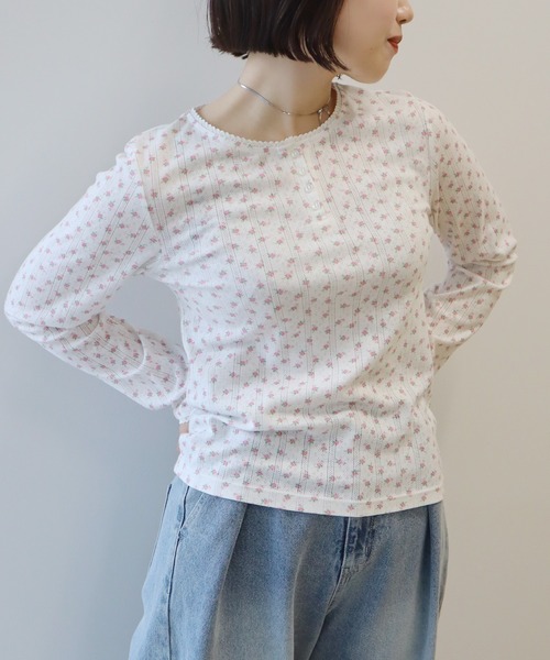 earth music&ecology(アースミュージックアンドエコロジー)の「アイレットジャカードタイトプルオーバー(Tシャツ/カットソー・レディース・グレー/ブルー/ピンク・FREE)」の1枚目の写真