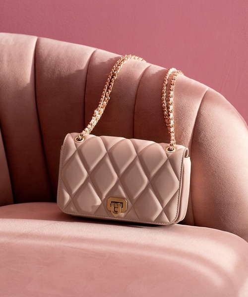 CHARLES & KEITH Anwen アルウェン キルトショルダーバッグ CHARLES & KEITH Arwen アルウェン キルトショルダーバッグ （Black