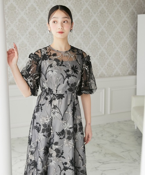 Jolie et Jolie(ジョリーエジョリー)の「パフスリーブ花柄刺繍ワンピースドレス(ドレス・レディース・ピンクベージュ/ブラック/ブルーグレー・3L/LL/L/M)」の11枚目の写真