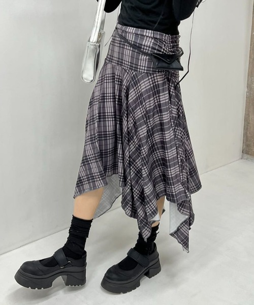 mebole(メボレ)の「アンバランスチェックスカート(スカート・レディース・グレー・FREE)」の1枚目の写真