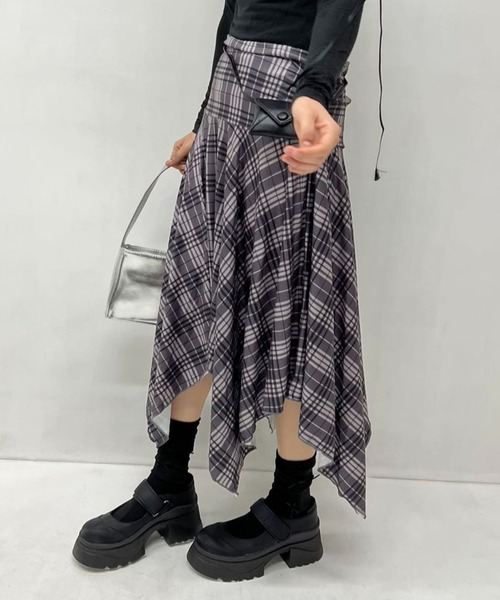 mebole(メボレ)の「アンバランスチェックスカート(スカート・レディース・グレー・FREE)」の6枚目の写真