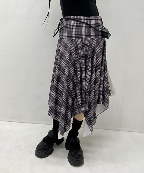 mebole(メボレ)の「アンバランスチェックスカート(スカート・レディース・グレー・FREE)」の7枚目の写真