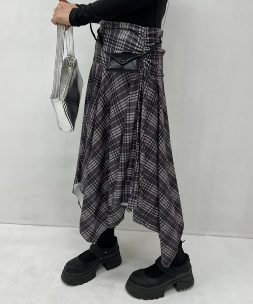 mebole(メボレ)の「アンバランスチェックスカート(スカート・レディース・グレー・FREE)」の9枚目の写真
