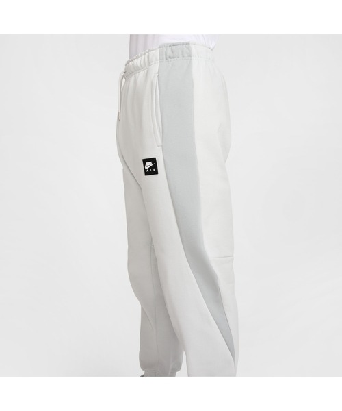 NIKE(ナイキ)の「ナイキ NIKE ナイキ エアフリース JGGE BFT パンツ(その他パンツ・メンズ・グレー/ブラック・S/M/L/LL/3L)」の4枚目の写真