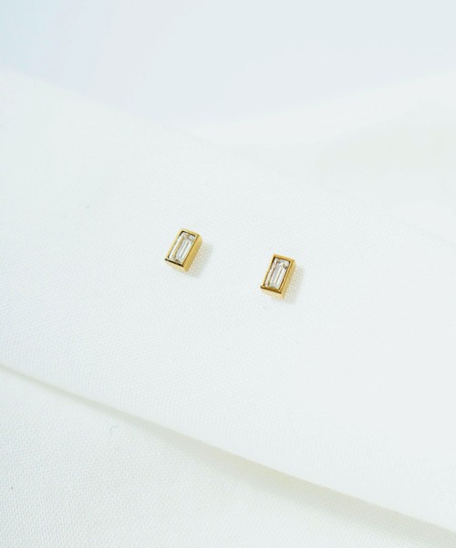 blancotokyo(ブランコトウキョウ)の「blancotokyo 2点セット 日本製 金属アレルギー対策 サージカル ステンレス 316L 長方形 ピアス 男女兼用(ピアス(両耳用)・レディース・シルバー/ゴールド・FREE)」の2枚目の写真