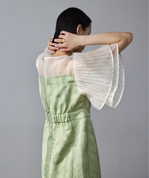 AIC.（エーアイシー）の「ラッフルスリーブロングワンピース（ワンピース・レディース・グレー/グリーン・FREE）」の3枚目の写真