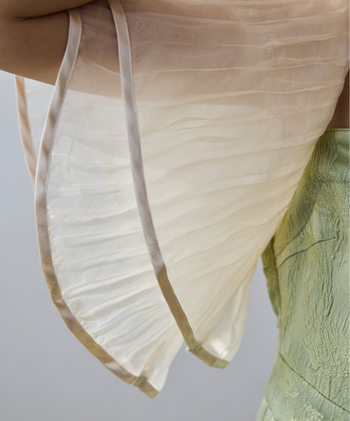 AIC.（エーアイシー）の「ラッフルスリーブロングワンピース（ワンピース・レディース・グレー/グリーン・FREE）」の6枚目の写真