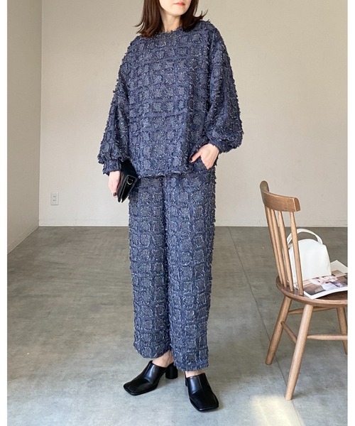 She's Closet(シーズクローゼット)の「チェック柄フリンジジャガード長袖トップス&ワイドパンツスタイル セットアップ(セットアップ・レディース・ブラック/ネイビー/ベージュ・FREE)」の4枚目の写真