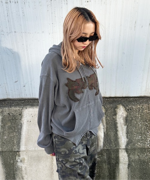 sedacle（セダクル）の「柄アップリケ加工サーマルパーカー（パーカー