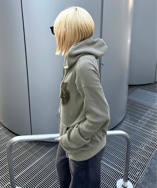 sedacle（セダクル）の「柄アップリケ加工サーマルパーカー（パーカー・メンズ・チャコールグレー/ブラウン/ベージュ/グレー系その他/ベージュ系その他・SMALL/MEDIUM/LARGE）」の20枚目の写真