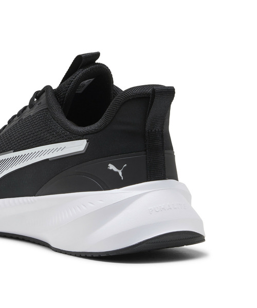 PUMA(プーマ)の「PUMA プーマ ユニセックス フライヤー ライト 3 ランニングシューズ(スニーカー・メンズ・ブラック/ブラック×ホワイト/グレー系その他6・29.0cm/23.0cm/24.0cm/25.0cm/26.0cm/27.0cm/28.0cm/25.5cm/26.5cm/27.5cm/28.5cm/29.5cm/30.0cm/22.5cm/23.5cm/24.5cm/22.0cm)」の15枚目の写真