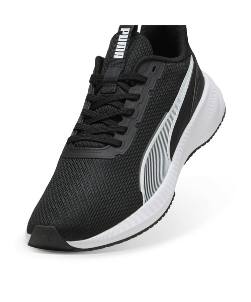 PUMA(プーマ)の「PUMA プーマ ユニセックス フライヤー ライト 3 ランニングシューズ(スニーカー・メンズ・ブラック/ブラック×ホワイト/グレー系その他6・29.0cm/23.0cm/24.0cm/25.0cm/26.0cm/27.0cm/28.0cm/25.5cm/26.5cm/27.5cm/28.5cm/29.5cm/30.0cm/22.5cm/23.5cm/24.5cm/22.0cm)」の18枚目の写真