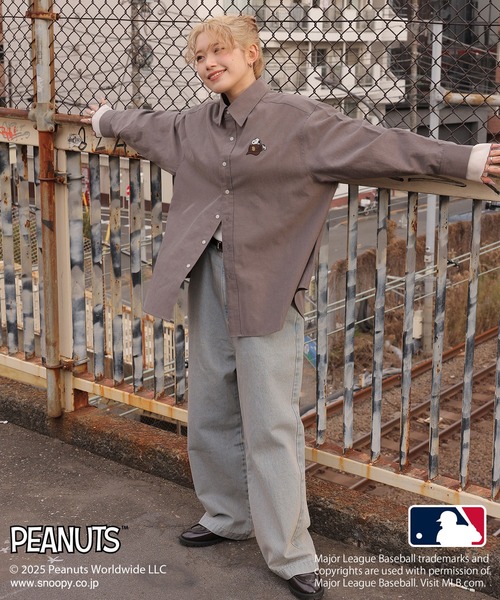 DOUBLE NAME（ダブルネーム）の「MLB×PEANUTSコラボワッペンオックスシャツ/ドジャース・ヤンキース・パドレス・メッツ/ピーナッツ/ユニセックス（シャツ/ブラウス・レディース・オレンジ/ブラウン/ライトグレー/オフホワイト・FREE）」の7枚目の写真