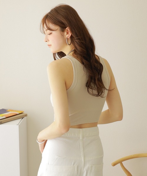 LAULEN(ローレン)の「rib cropped bra top /アメスリ リブ クロップドタンク(タンクトップ・レディース・ベージュ/ホワイト/ブラック/チャコールグレー・FREE)」の8枚目の写真