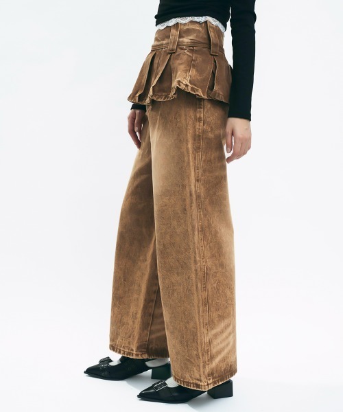 Clum(クルム)の「Brown wash skirt docking denim pants / ブラウンウォッシュスカートドッキングデニムパンツ(デニムパンツ・レディース・ブラウン・MEDIUM/SMALL)」の2枚目の写真