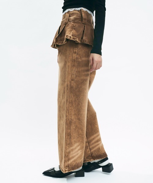 Clum(クルム)の「Brown wash skirt docking denim pants / ブラウンウォッシュスカートドッキングデニムパンツ(デニムパンツ・レディース・ブラウン・MEDIUM/SMALL)」の3枚目の写真