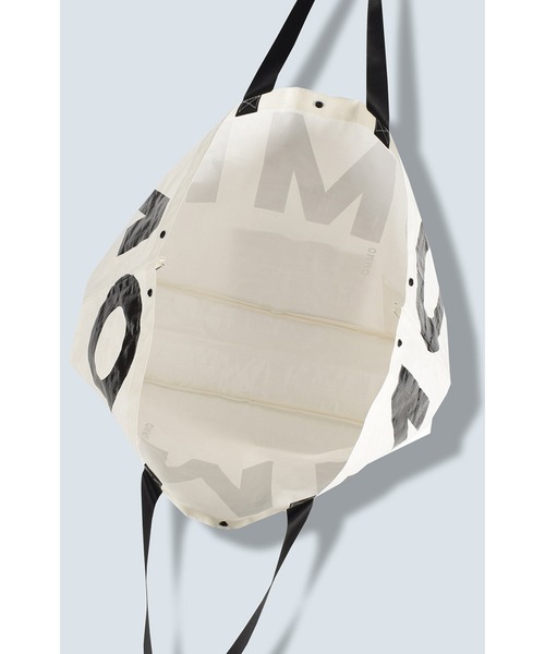 OMMO（オーエムエムオー）の「SHOPPING BAG L（トートバッグ・レディース・ホワイト・FREE）」の4枚目の写真