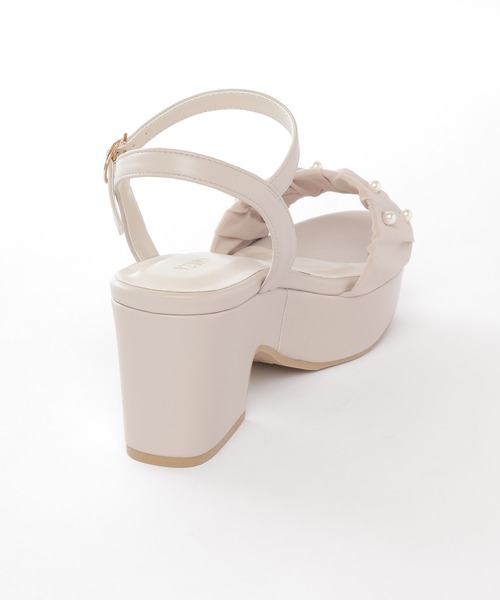 Honeys（ハニーズ）の「パール付ギャザーサンダル（サンダル・レディース・アイボリー/グレイッシュベージュ/ブラック・L/M/S）」の20枚目の写真