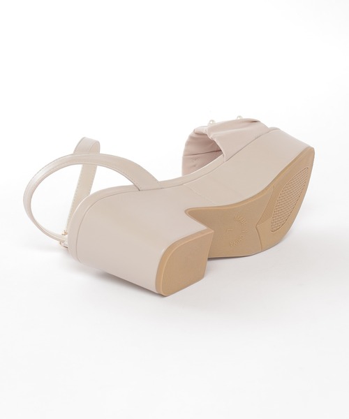 Honeys（ハニーズ）の「パール付ギャザーサンダル（サンダル・レディース・アイボリー/グレイッシュベージュ/ブラック・L/M/S）」の22枚目の写真