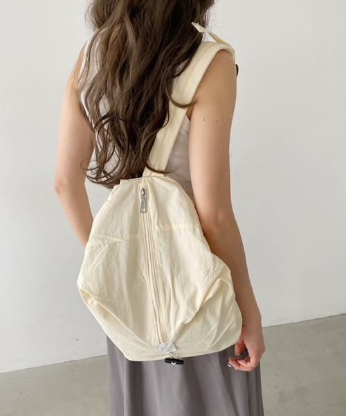 LOVALOT(ラバロット)の「大容量ナイロンリュック(バックパック/リュック・レディース・Black/Beige/グレー・FREE)」の6枚目の写真