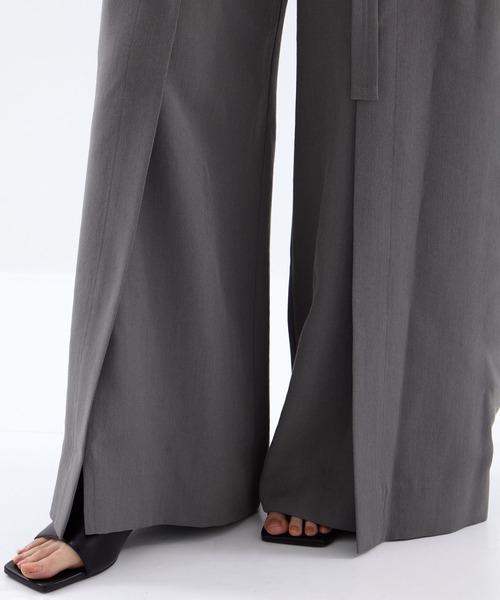 UJOH(ウジョー)の「【UJOH/ウジョー】《STUDIOUS別注》Slit Wide PNT/ワイドパンツ(その他パンツ・レディース・ネイビー/ライトグレー・1/2)」の13枚目の写真