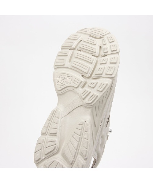 Reebok（リーボック）の「インスタ ポンプフューリー サンダル / INSTAPUMP FURY SANDAL（サンダル・メンズ・ブラック/ホワイト/ブラック×ホワイト/アイボリー・23.0cm/24.0cm/25.0cm/26.0cm/27.0cm/28.0cm/29.0cm/30.0cm）」の20枚目の写真