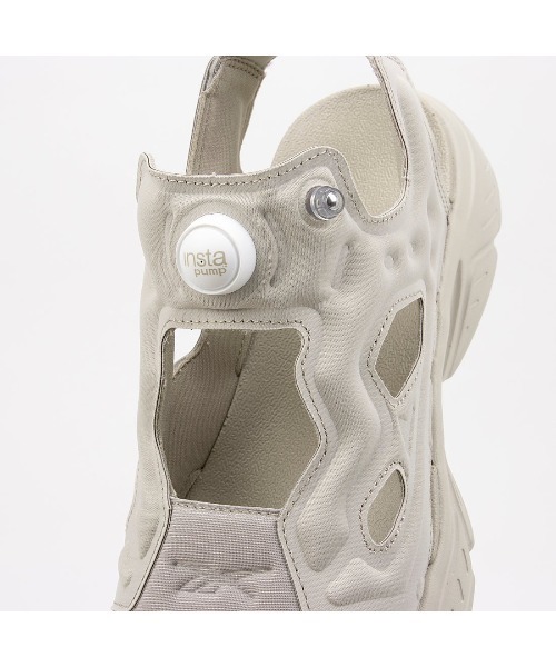 Reebok（リーボック）の「インスタ ポンプフューリー サンダル / INSTAPUMP FURY SANDAL（サンダル・メンズ・ブラック/ホワイト/ブラック×ホワイト/アイボリー・23.0cm/24.0cm/25.0cm/26.0cm/27.0cm/28.0cm/29.0cm/30.0cm）」の10枚目の写真