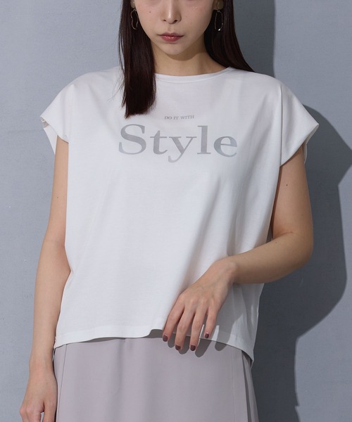 NICOLE white(ニコルホワイト)の「プリントTシャツ(Tシャツ/カットソー・レディース・ブラック/ラベンダー/オフホワイト・FREE)」の1枚目の写真
