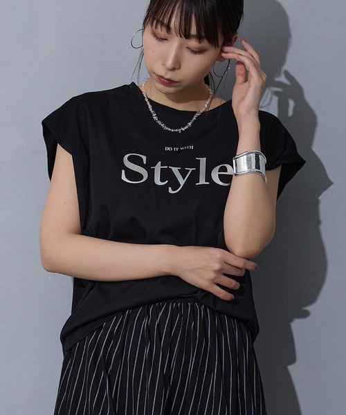 NICOLE white(ニコルホワイト)の「プリントTシャツ(Tシャツ/カットソー・レディース・ブラック/ラベンダー/オフホワイト・FREE)」の2枚目の写真