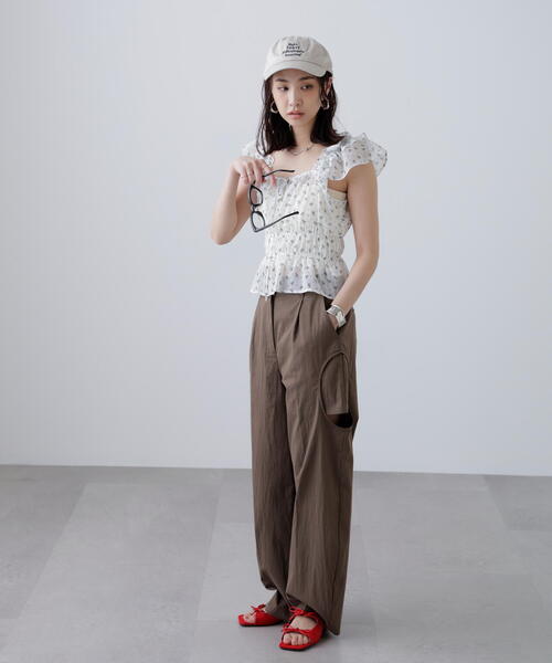 FREE'S MART（フリーズマート）の「◆前後２ＷＡＹ肩フリルシャーリングペプラムブラウス（シャツ/ブラウス・レディース・イエロー/ホワイト系その他/ブラック・FREE）」の7枚目の写真