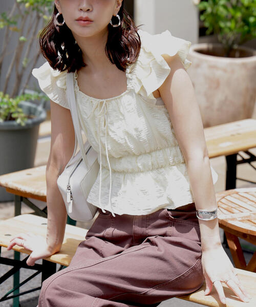 FREE'S MART（フリーズマート）の「◆前後２ＷＡＹ肩フリルシャーリングペプラムブラウス（シャツ/ブラウス・レディース・イエロー/ホワイト系その他/ブラック・FREE）」の9枚目の写真