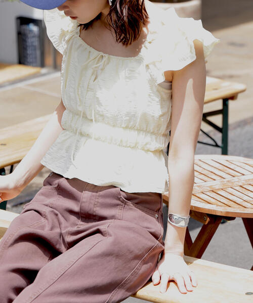 FREE'S MART（フリーズマート）の「◆前後２ＷＡＹ肩フリルシャーリングペプラムブラウス（シャツ/ブラウス・レディース・イエロー/ホワイト系その他/ブラック・FREE）」の12枚目の写真