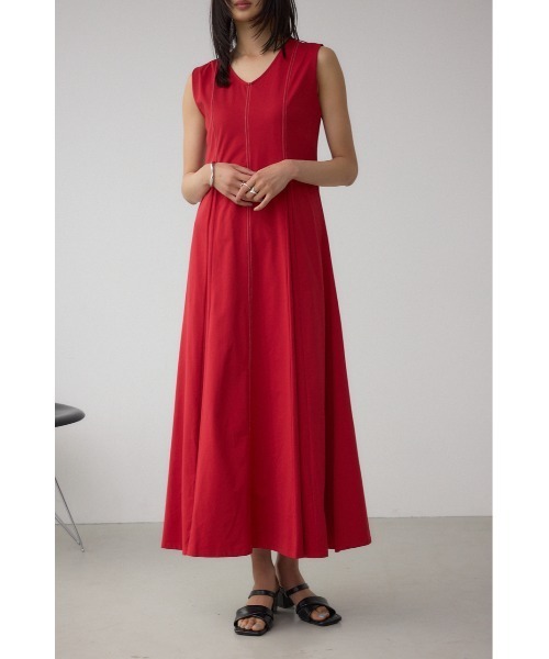 AZUL by moussy(アズールバイマウジー)の「ステッチフレアカットワンピース(ワンピース・レディース・グレー/ブラック/レッド・SMALL/MEDIUM)」の3枚目の写真
