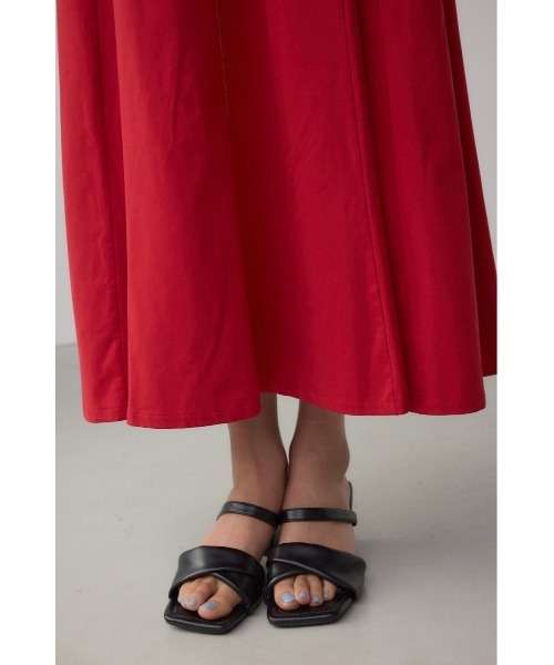 AZUL by moussy(アズールバイマウジー)の「ステッチフレアカットワンピース(ワンピース・レディース・グレー/ブラック/レッド・SMALL/MEDIUM)」の4枚目の写真